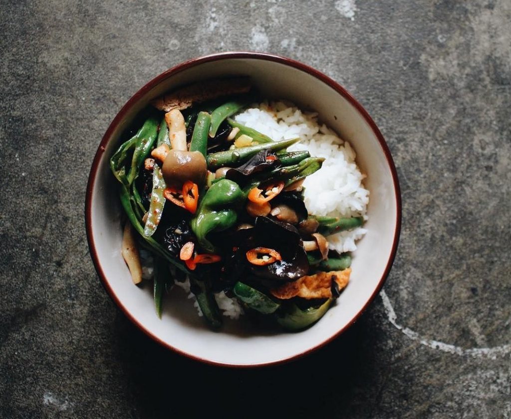 @dltvo on Instagram Clean out the fridge meals are always the most satisfying stir fry of shishito peppers green beans bunapi shimeji mushrooms wood ear…
