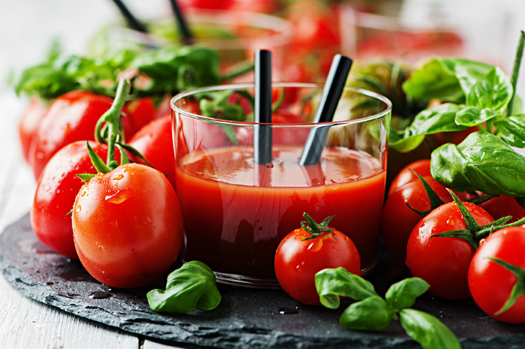 Cách làm nước ép cà chua cực nhanh, dễ, thơm ngon bằng máy xay sinh tố